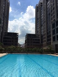 ue-square photo thumbnail #1